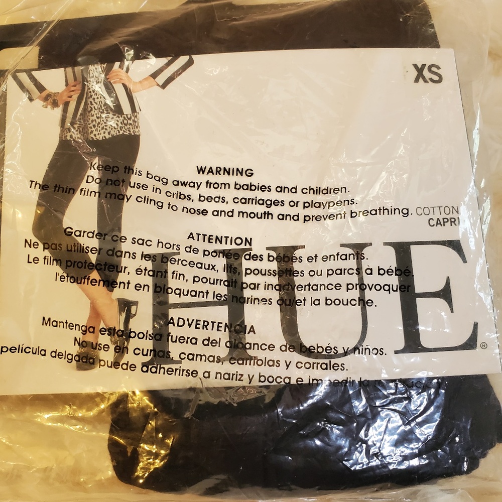 NWT HUE Cotton Capri Leggings in Black XS